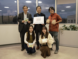 完成品受領時の記念写真